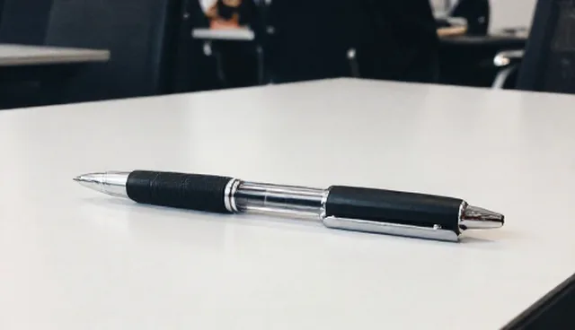 商务服务项目选择:性能与适用条件的比较分析
